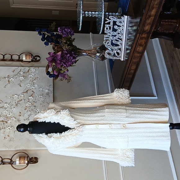 Nine West Ivory Fluffy Neckline And Cuff Knit Cardigan Coat. Size L - Picture 3 of 17